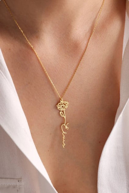 Gepersonaliseerde naamketting met geboortebloem